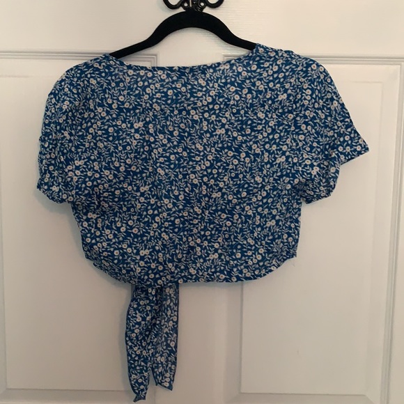 Crop top - Picture 2 of 2